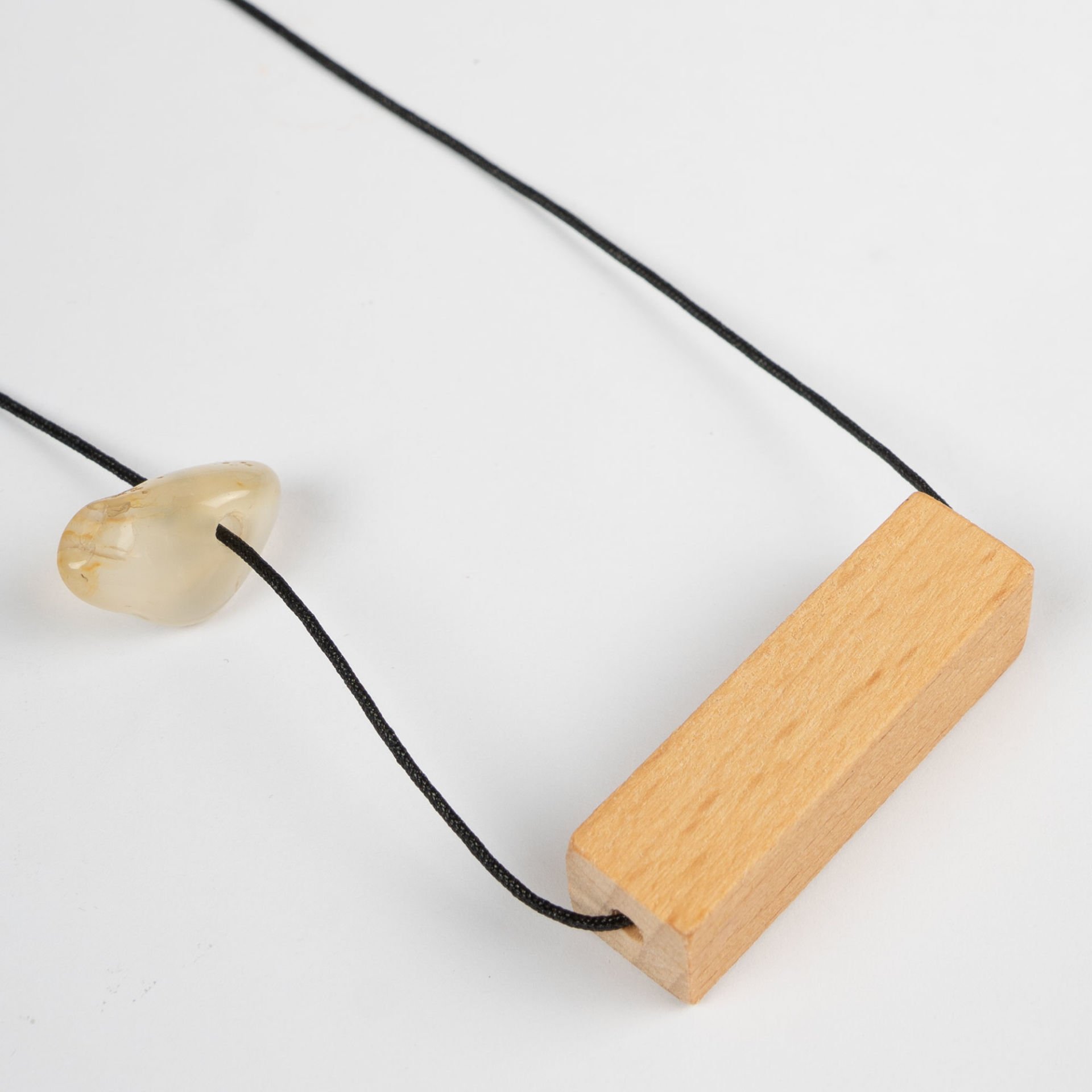 Siyah İpek İpli ''Tahtaya Vur'' Kolye 4