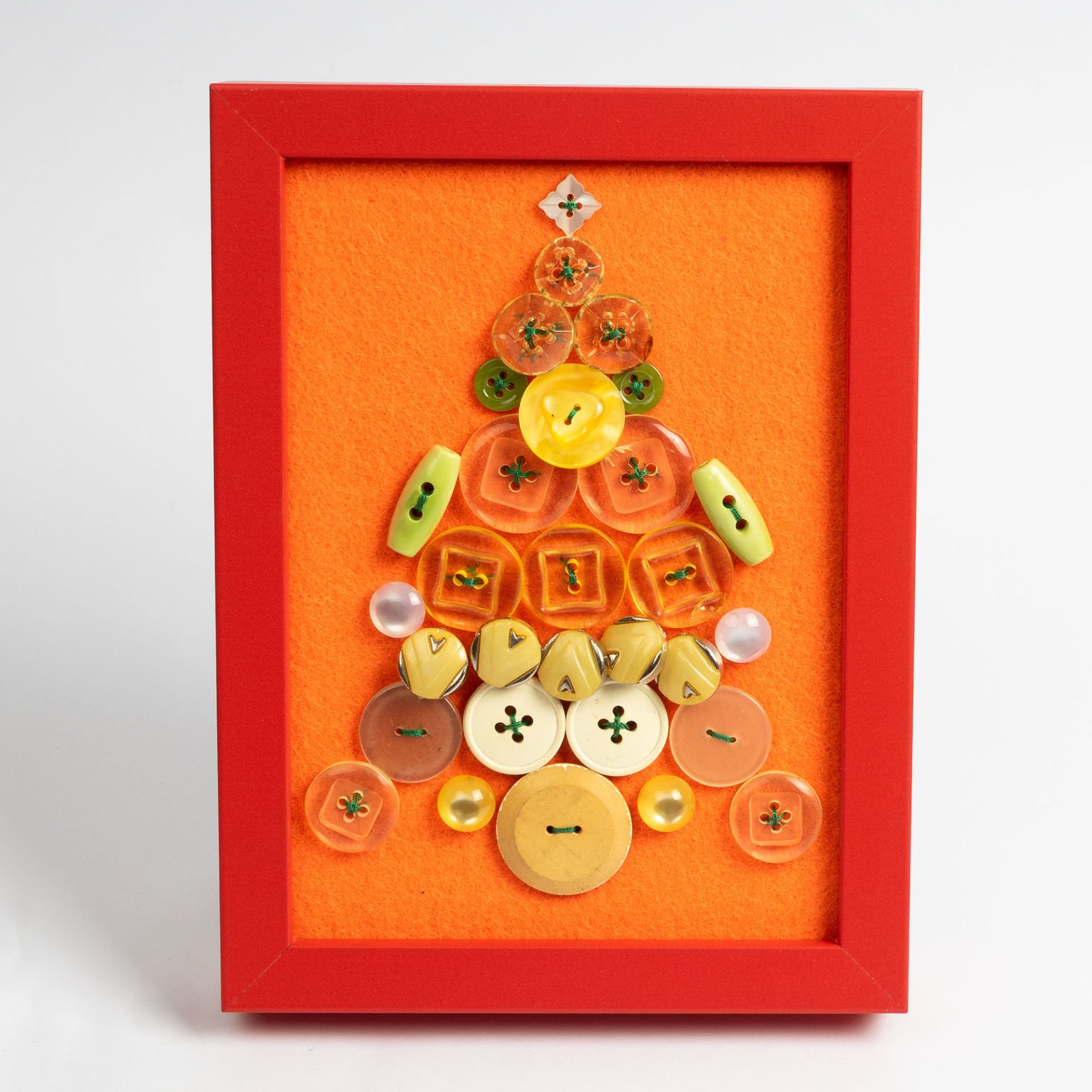 Sarı Turuncu Düğmeler Yılbaşı Ağacı