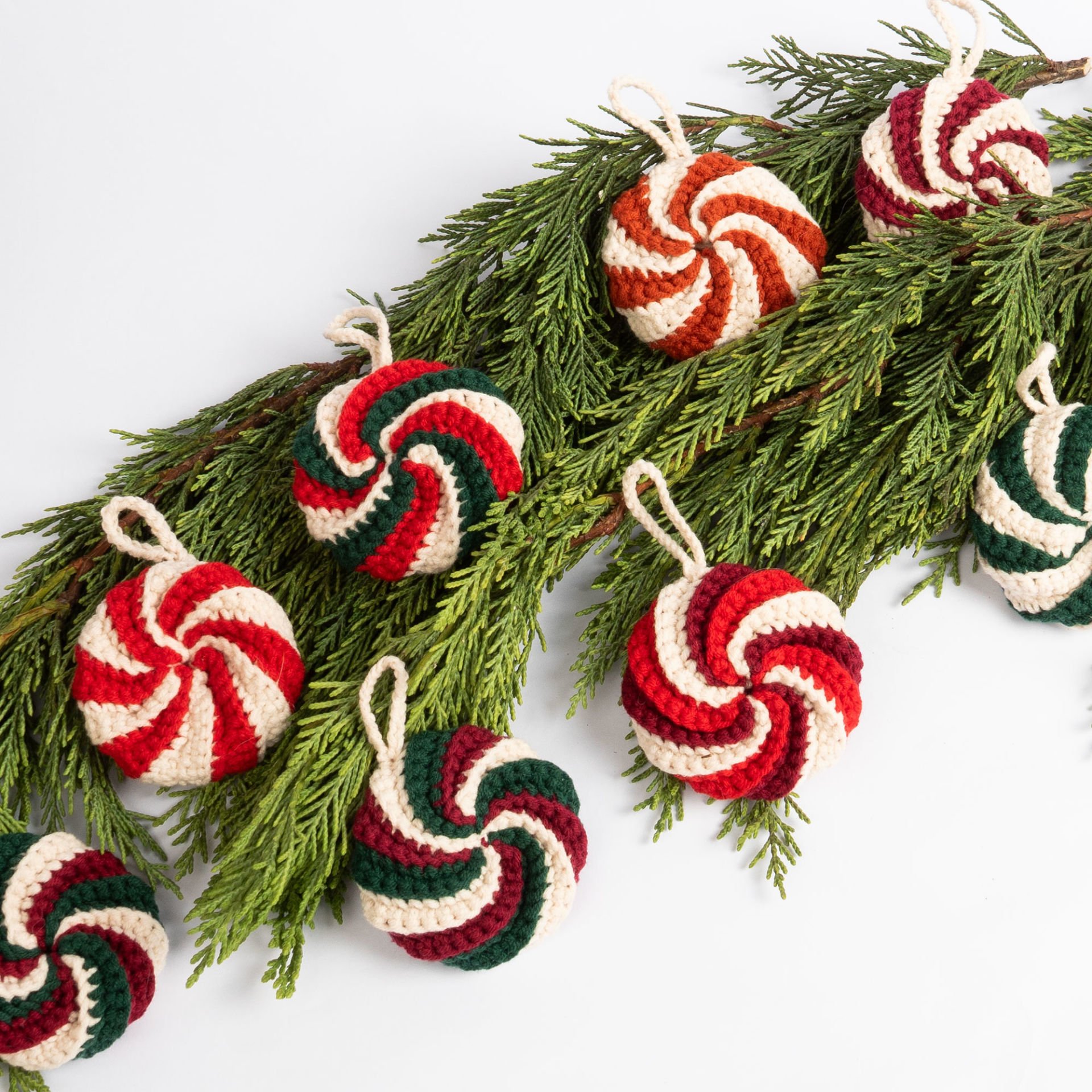 Döngülü Örgülü Yılbaşı Süsleri